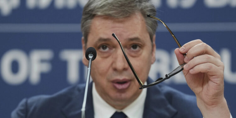 “Dorëzim” para zgjedhjeve: Ish-kundërshtarët e Listës Serbe kalojnë në mbështetje të Vuçiqit