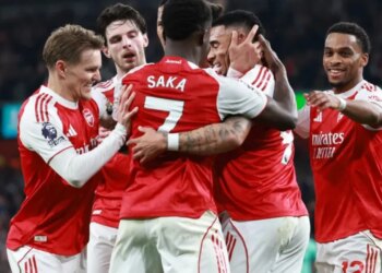 Drama e fundit: Dy autogola ndihmojnë Arsenalin të shmangë turpin
Arsenali siguroi një fitore të rëndësishme në garën për titull, duke mposhtur Wolverhampton me rezultatin 2-1 vetëm në minutat e fundit.