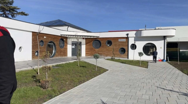 Dy muaj pas hapjes, çerdhja në Mitrovicë mbyllet për shkak të problemeve me energjinë elektrike.