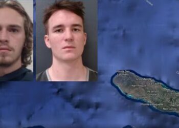 Dy të rinjtë në pranga për planifikimin e pushtimit të një ishulli, shfarosjen e burrave dhe abuzimin seksual me gratë.