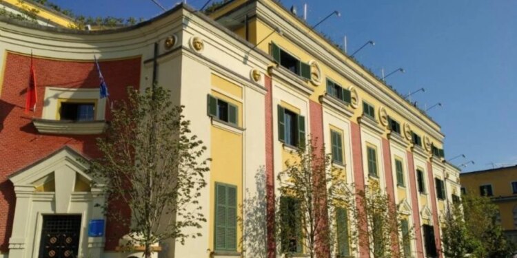 EMRAT/ Zyrtarët e Bashkisë së Tiranës nën hetim për shpërdorim fondesh publike për punë të paekzistueshme