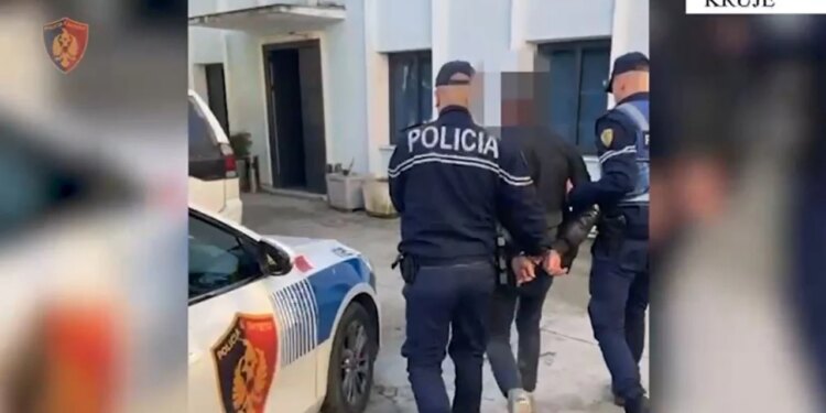 EMRI/ I kërkuari 35-vjeçar, pjesë e grupit kriminal dhe i dënuar nga GJKKO, kapet në Krujë