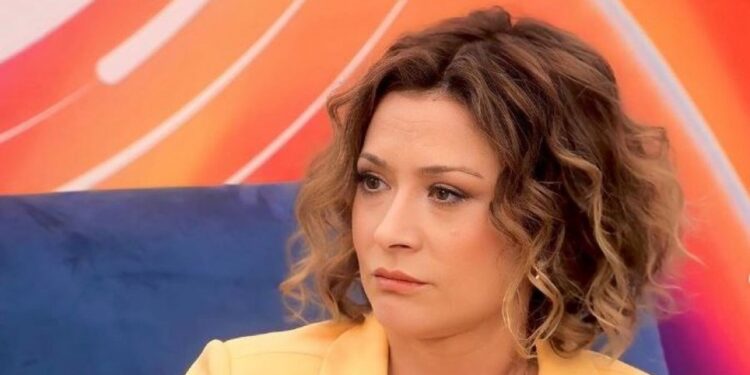 Egla Cenon ndan informacion mbi skuadrën që mbështet!