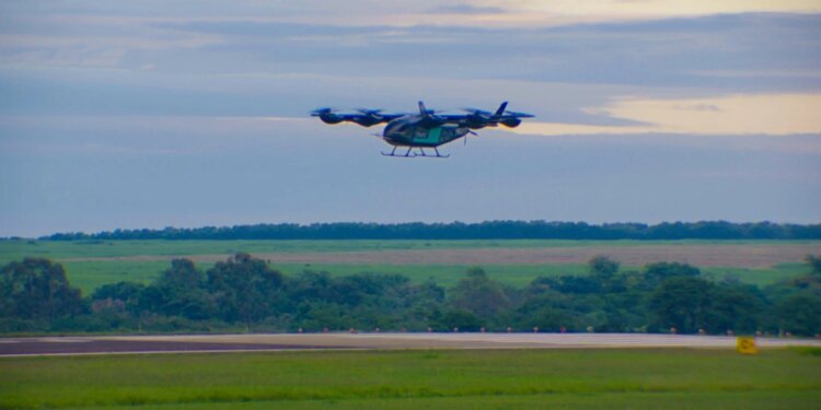 Eve e Embraer realizon fluturimin e saj të parë si "makinë fluturuese", siguron më shumë se 3,000 porosi