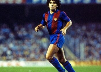 Fanella e Maradonës nga finalja legjendare e Bernabeut në 1984 u ble për një çmim rekord.