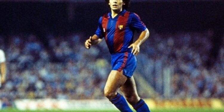 Fanella e Maradonës nga finalja legjendare e Bernabeut në 1984 u ble për një çmim rekord.