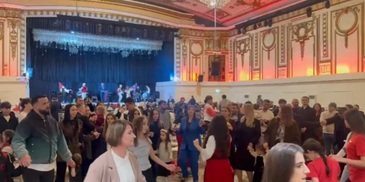 Festat e Nëntorit: Komuniteti hasian organizon një aktivitet për bashkim dhe traditë në Londër.