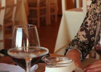 Festat po sjellin oferta, ndërsa produktet turke dhe kineze dominosin tregjet për festat e fundvitit.