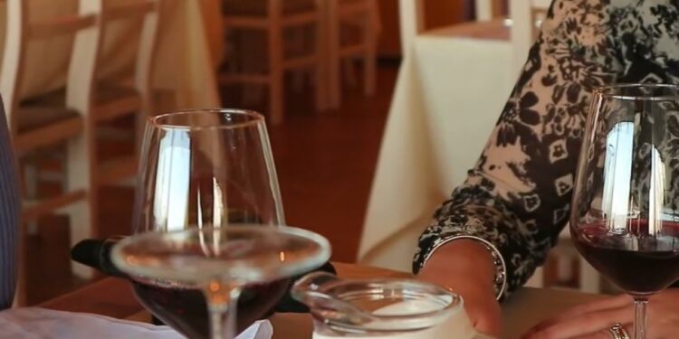 Festat po sjellin oferta, ndërsa produktet turke dhe kineze dominosin tregjet për festat e fundvitit.