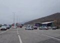 Fluks i madh automjetesh në kufirin Shqipëri-Kosovë, radhë të gjata dhe vonesa në pikën e kalimit.