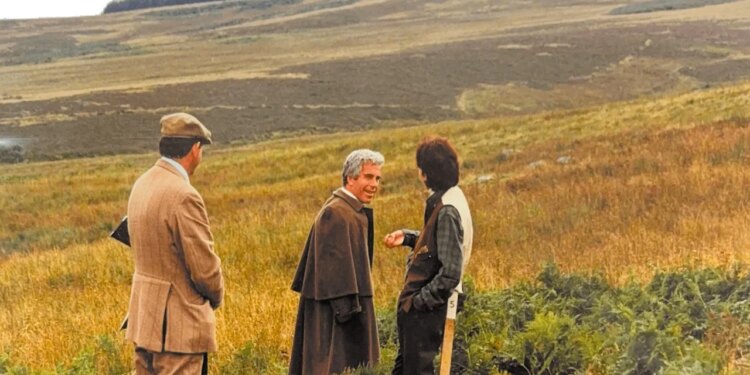 Fotot e Departamentit të Drejtësisë së SHBA-së zbulojnë lidhjet mes Princit Andrew, Jeffrey Epstein dhe Ghislaine Maxwell.