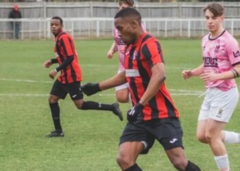 Futbollisti i talentuar humbi jetën tragjikisht teksa përpiqej të kalonte hekurudhën: Detaje nga ngjarja që ka tronditur Londrën zbulohen.