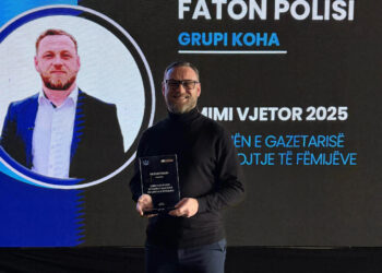 Gazetari i KOHËS, Faton Polisi, nderohet me çmimin e KOMF-it për angazhimin në mbrojtjen e fëmijëve