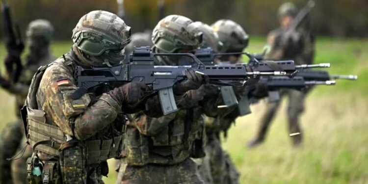 Gjermania miraton strategjinë për të rritur numrin e trupave, ndërsa Europa forcon mbrojtjen ndaj Rusisë.