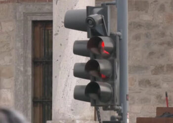 Gjobat dhe konfiskimi i patentave të shoferëve përmes kamerave të sigurisë
