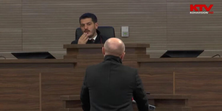 Gjykimi për nxitje të përçarjes - një dëshmitar zbulon frustrimin e nxënësve pas veprës së mësuesit.