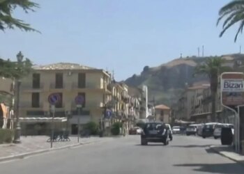 Gruaja vret vajzën e saj me aftësi të kufizuara dhe më pas kryen vetëvrasje