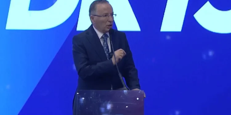 Hamza mbi Kurtin: Ka shkaktuar përçarje dhe ka krijuar skena dramatike.