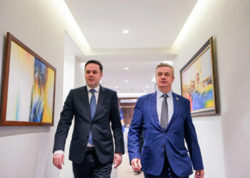 Hargreaves inkurajon Abdixhikun për krijimin e institucioneve të shpejta pas zgjedhjeve