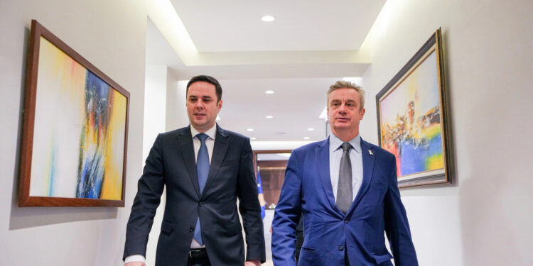 Hargreaves inkurajon Abdixhikun për krijimin e institucioneve të shpejta pas zgjedhjeve