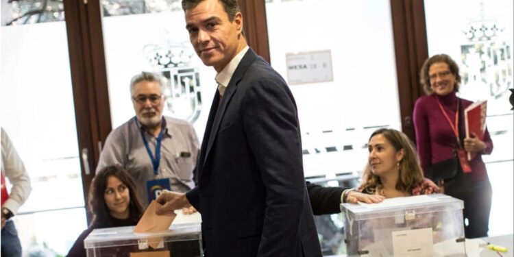 Humbje të mëdha për socialistët e Sanchez në zgjedhjet rajonale në Spanjë: Partia Popullore siguron 29 vende, ndërsa Vox forcon pozitat e saj si forcë ekstremiste e djathtë.