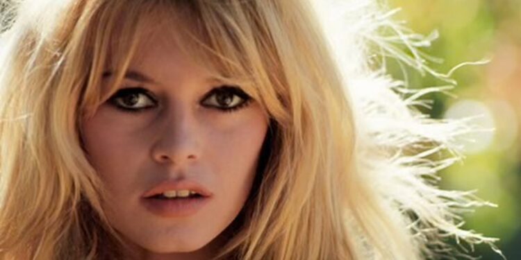 Ikona e bukurisë, Brigitte Bardot, në moshën 91 vjeçare