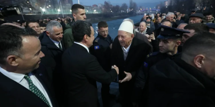 Inaugurohet ura për këmbësorët mbi lumin Ibër (fotogaleri)