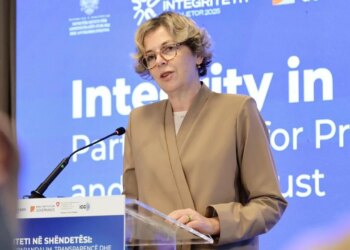 Integriteti në Shëndetësi: Ministrja Sala thekson nevojën për transparencë, komunikim të qartë dhe respekt për pacientët.