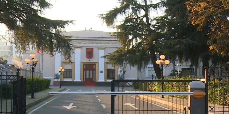 Interpelanca me Ramën mbi zgjedhjen e Avokatit të Popullit, publikohet rendi i ditës për seancën maratonë të enjtes.