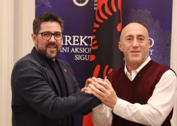 Ish-aktivisti i VV-së kalon në radhët e AAK-së