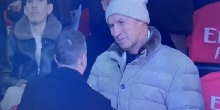 Ish-kapiteni legjendar i Milanit, i cili ka ndjekur një operacion të vështirë disa muaj më parë, pritet me aplodise të mëdha në San Siro.