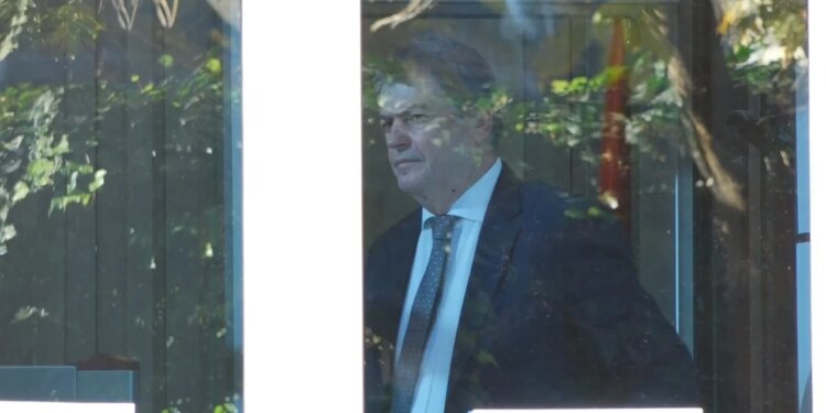 Ish-presidenti Bamir Topi largohet nga SPAK, thotë për çështjen e “21 janarit”: Të gjitha në hetim.