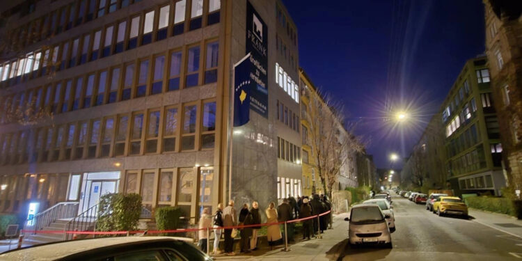 KQZ: Deri në orën 09:00, mbi mijë votues kanë votuar në 24 ambasada.