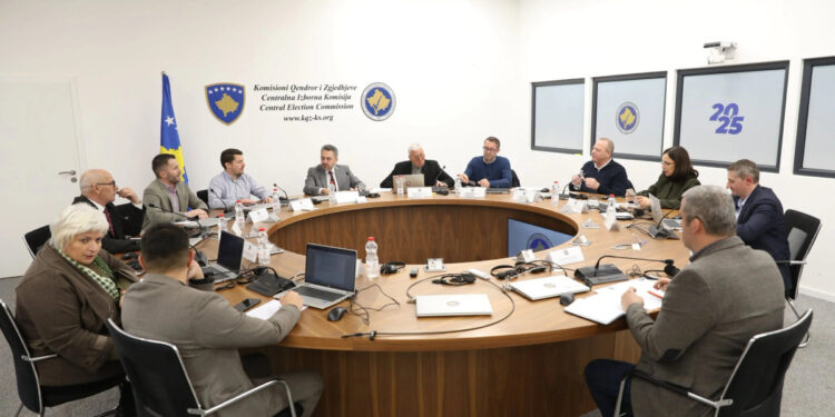 KQZ eliminohet kërkesa për certifikatë mjekësore për qytetarët mbi 80 vjeç për të lehtësuar votimin.