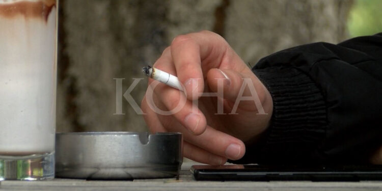 Kamenica Ndalon Pirjen e Duhanit në Hapësirat e Jashtme të Institucioneve Publike