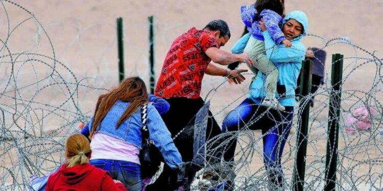 Katër emigrantë të paligjshëm humbin jetën në qendrat e imigracionit, vdekjet arrijnë shifra rekord, 30 për vitin 2025.