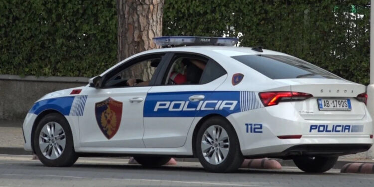 Katër të arrestuar në Vlorë, dyshohen se mbajtën peng për dy javë një qytetar nga Kosova.