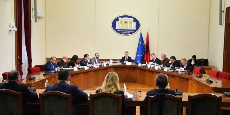 Këshilli i Mandateve vendos që anëtarët të çojnë me vete USB me prova për çështjen ‘Balluku’