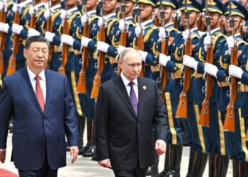 Kina mbështet Rusinë, ndërsa BE-ja po shqyrton dërgesat e armëve për Ukrainën.