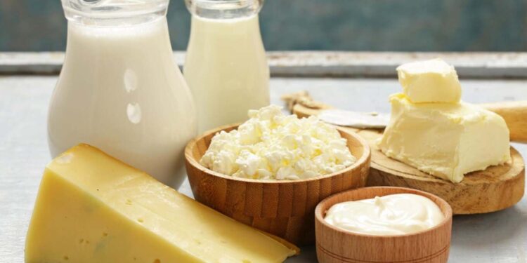 Kina rrit tarifat për produktet e qumështit evropian, deri në 42.7% për importet nga BE