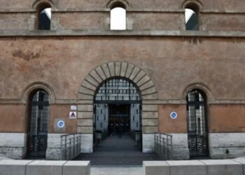 Korrupsi dhe pastrimi i parave: Djemtë e ish-presidentit të Jemenit në bankën e të akuzuarve në Francë