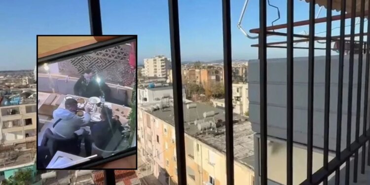 Kozovarët dyshohen për pengmarrjen e një të riu: Pamjet tregojnë se autoret po drekojë me 39-vjeçarin.