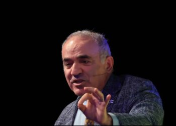 Kremlini jep urdhër ndalimi për shahistin legjendar pas akuzave për justifikim të terrorizmitKremlini nxjerr urdhër ndalimi për shahistin legjendar pas akuzave për justifikim të terrorizmit.