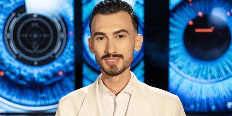 Kristi Lamaj zyrtarisht pjesë e 'Big Brother VIP 5', hyn në studio duke performuar hitin 'Dridhe moj bajame'