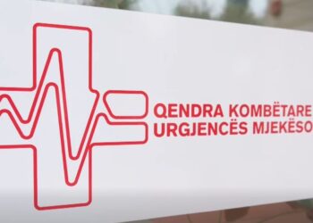 Kryeministri Rama ndan pamje nga Qendra Kombëtare e Urgjencës: Ekipet mjekësore ofrojnë shërbim për qytetarët 24 orë në ditë, 7 ditë në javë.