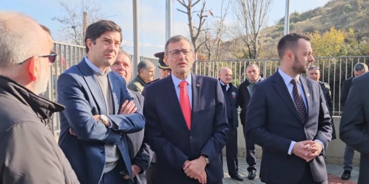 Kryetari i grupit Poloni-Shqipëri, Romoviç: BE ofron garanci, ne ju mbështesim.