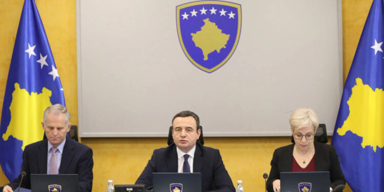 Kurti akuzohet se ka ofruar 100 euro për blerjen e votave të fëmijëve dhe pensionistëve.