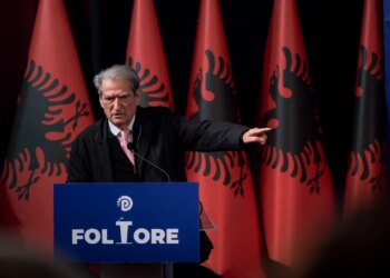 Kushtetuesja e rikthen në detyrë Ballukun, Berisha: Kryeministri e shpëtoi, nesër mblidhet urgjentisht kryesia e PD për…