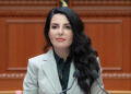 Kushtetuesja i rikthen detyrën Belinda Ballukut