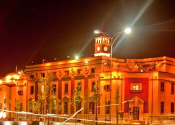 LAJM I FUNDIT: Prokuroria merr vendim për arrestimin e 5 zyrtarëve të bashkisë Tiranë.